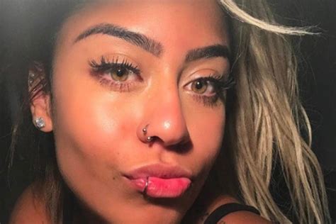 irma do neymar nude|Rafaella Santos posa nua na banheira e exibe marquinha de biquíni